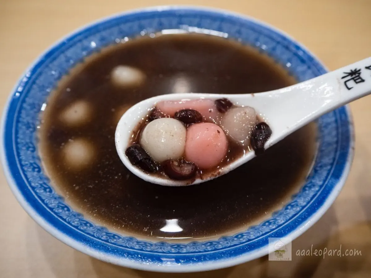  從小吃到大！萬華5間必吃元宵：鋪滿茼蒿鹹湯圓、超咕溜燒麻糬、酒釀花生圓加蛋
