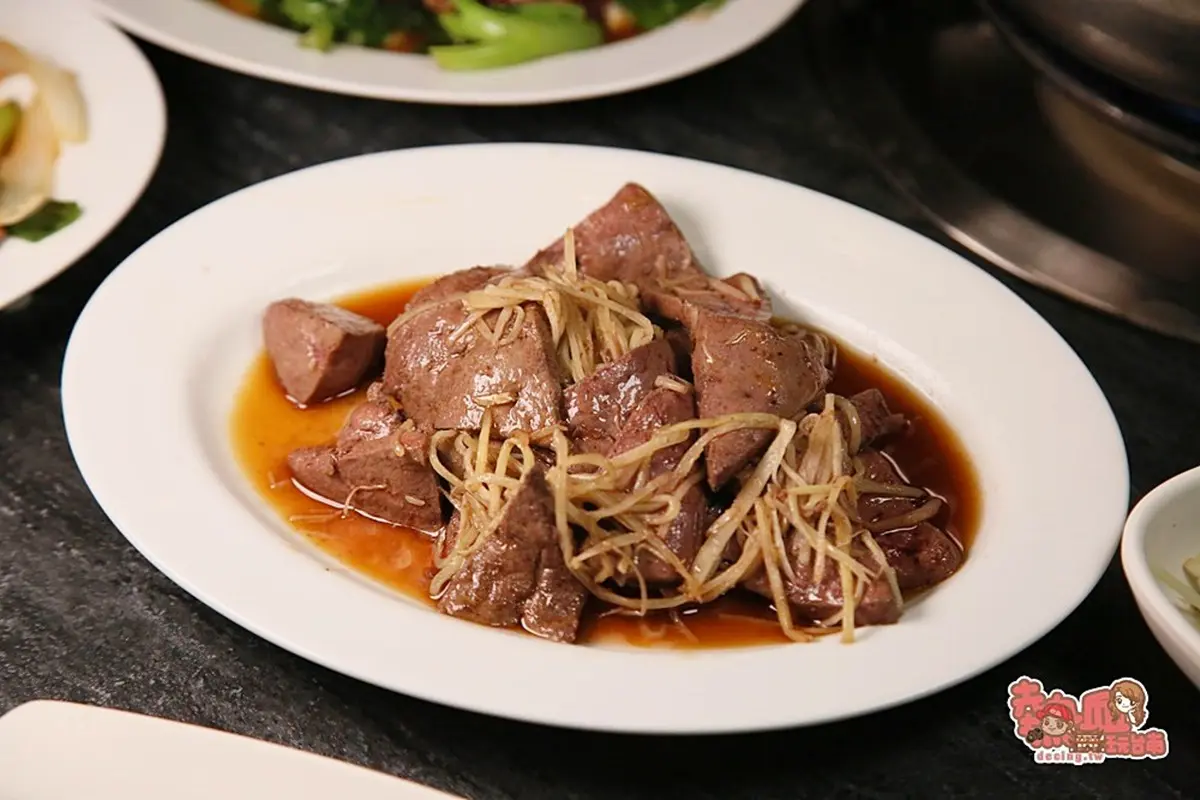 超欠吃「台南4大特色火鍋」！溫體牛麻辣鍋、港式沙嗲鍋、串串鍋，還有美拍花園壽喜燒