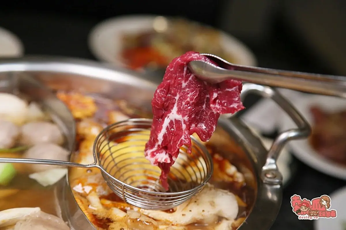 超欠吃「台南4大特色火鍋」！溫體牛麻辣鍋、港式沙嗲鍋、串串鍋，還有美拍花園壽喜燒