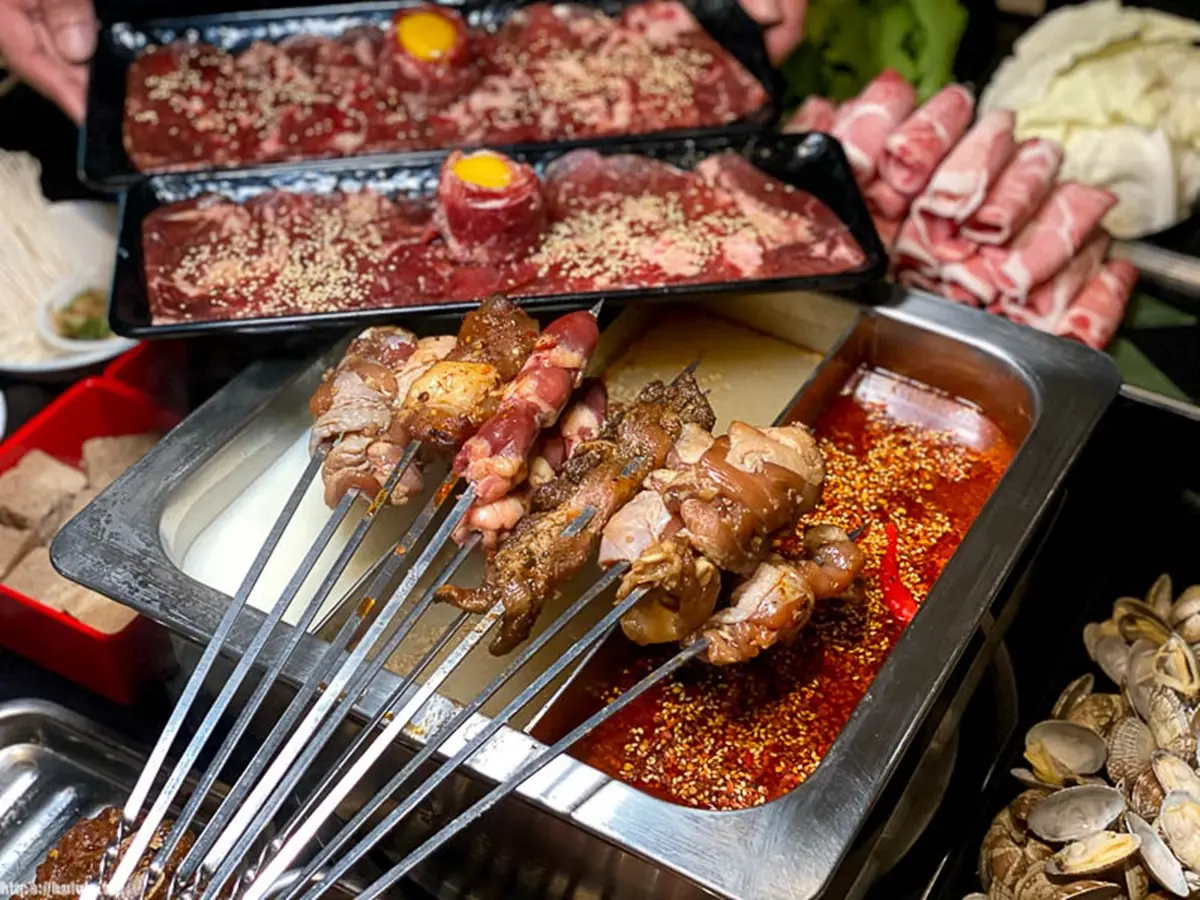 超欠吃「台南4大特色火鍋」！溫體牛麻辣鍋、港式沙嗲鍋、串串鍋，還有美拍花園壽喜燒