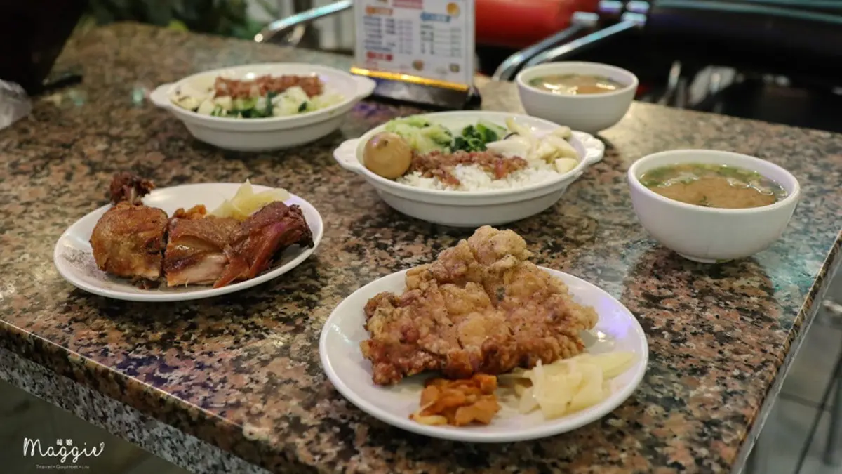老派者必收!西門懷舊排骨飯外皮酥脆肉嫩口,有歌舞廳裝潢好Local 老派者必收!西門懷舊排骨飯外皮酥脆肉嫩口,有歌舞廳裝潢好Local