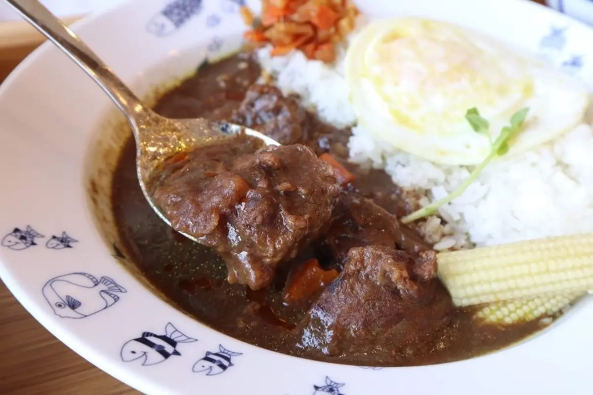 不做隔夜餐!日系職人新竹咖哩店走健康風,軟嫩牛腱吃了超滿足 不做隔夜餐!日系職人新竹咖哩店走健康風,軟嫩牛腱吃了超滿足