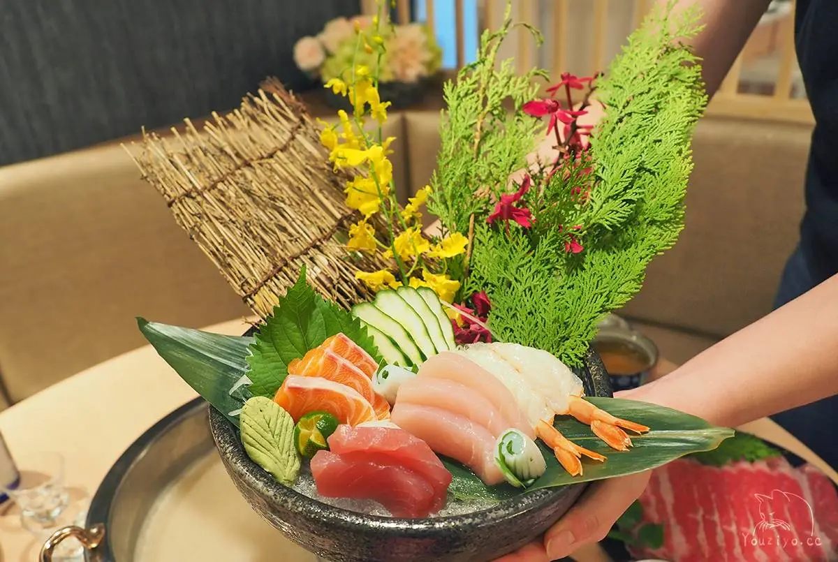 一秒到京都!優雅大啖A5和牛豚骨鍋+吃整「瓶」生魚片,還能踏入庭園畫山水 一秒到京都!優雅大啖A5和牛豚骨鍋+吃整「瓶」生魚片,還能踏入庭園畫山水