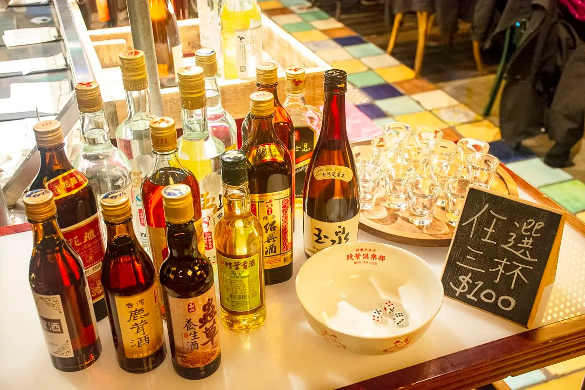 10多款酒任選3杯免費!台味餐酒館欣葉俱樂部推超狂「喜八樂」,骰出「豹子」就能喝 10多款酒任選3杯免費!台味餐酒館欣葉俱樂部推超狂「喜八樂」,骰出「豹子」就能喝