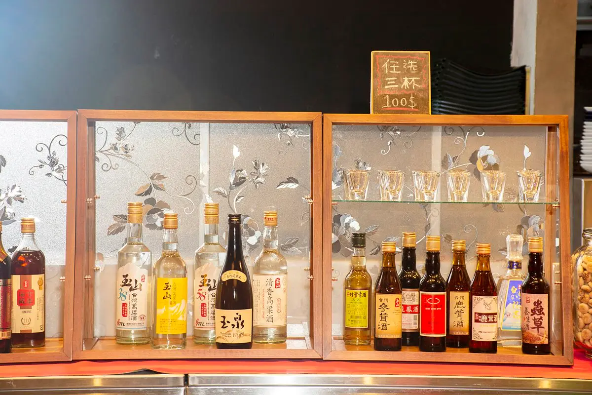 10多款酒任選3杯免費!台味餐酒館欣葉俱樂部推超狂「喜八樂」,骰出「豹子」就能喝 10多款酒任選3杯免費!台味餐酒館欣葉俱樂部推超狂「喜八樂」,骰出「豹子」就能喝