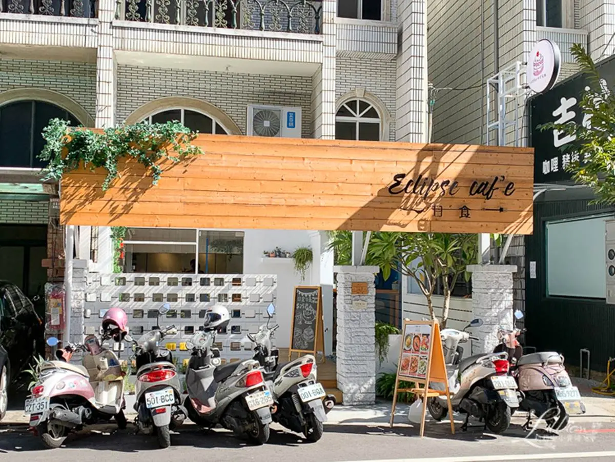 想吃先預約!純白美拍甜點店每天現做,必點鐵觀音千層搭抹茶歐蕾 想吃先預約!純白美拍甜點店每天現做,必點鐵觀音千層搭抹茶歐蕾