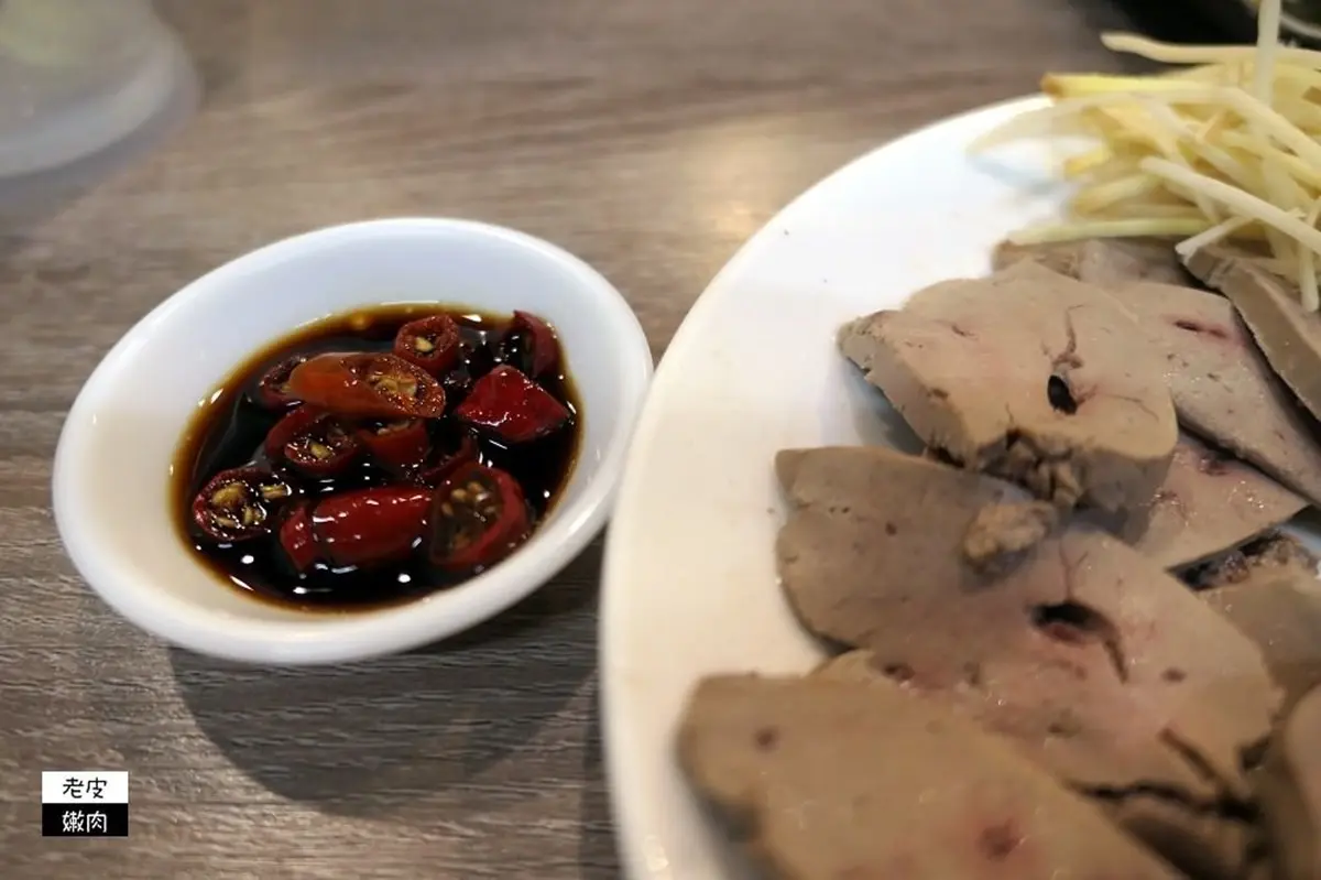 當天現宰現煮!桃園古早味煙燻鵝肉價格透明超安心,招牌切仔麵鵝骨熬湯無味精 當天現宰現煮!桃園古早味煙燻鵝肉價格透明超安心,招牌切仔麵鵝骨熬湯無味精