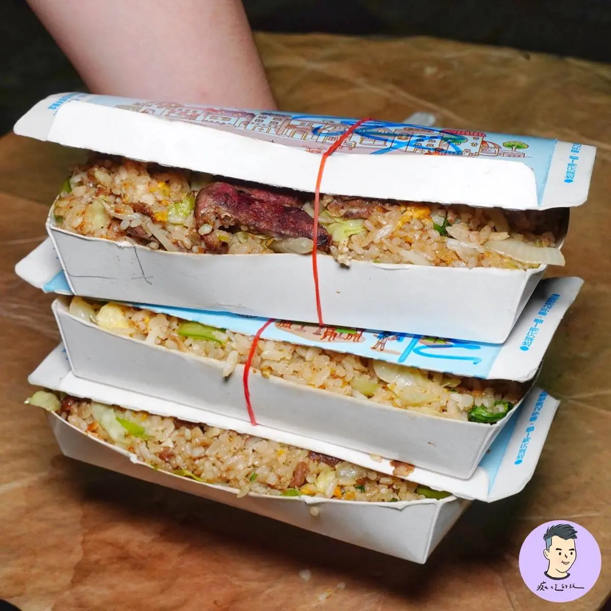 滿滿都是料！北中南６家浮誇系炒飯：15尾大蝦披薩、雞佛+腿排雙主菜、鋪滿鮮紅魚卵