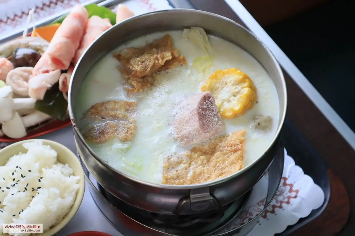 玩一整天也不膩!台南「乳牛的家」搭五分車、餵小動物,還能在火車車廂吃鮮奶火鍋 玩一整天也不膩!台南「乳牛的家」搭五分車、餵小動物,還能在火車車廂吃鮮奶火鍋