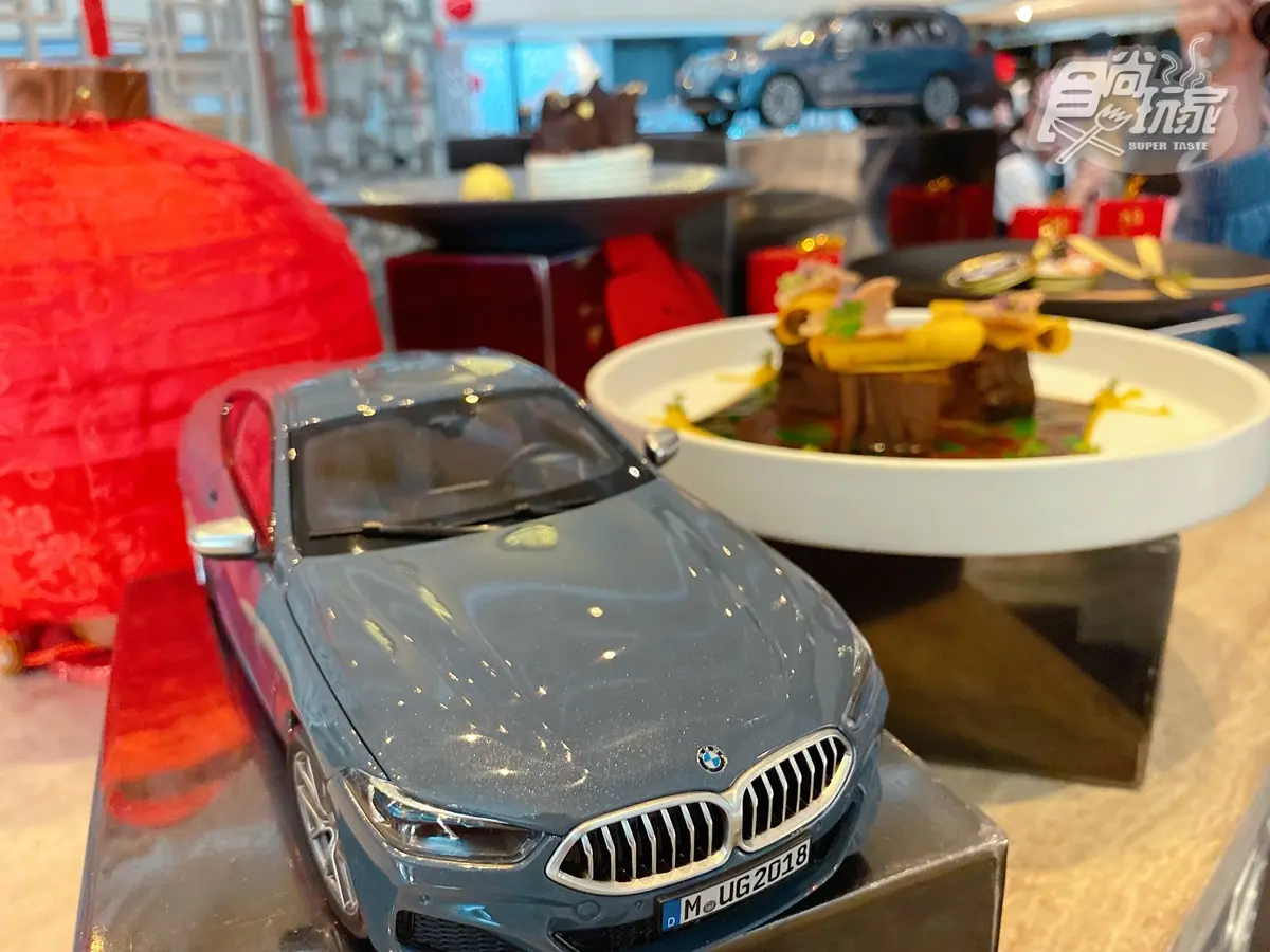 直接把BMW吃進去！經典logo蟹肉擺滿滿，還有「和牛儀表板」、免費拿BMW紅包
