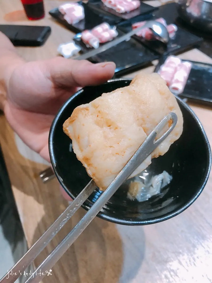 比臉大安格斯牛任你點!道地蒙古火鍋近百種食材吃到飽,紅、白湯頭不沾醬就好吃 比臉大安格斯牛任你點!道地蒙古火鍋近百種食材吃到飽,紅、白湯頭不沾醬就好吃