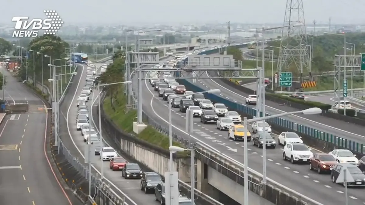 228連假緊接來！國道「6大疏導措施」看這篇，收費狀況+封閉路段先記好