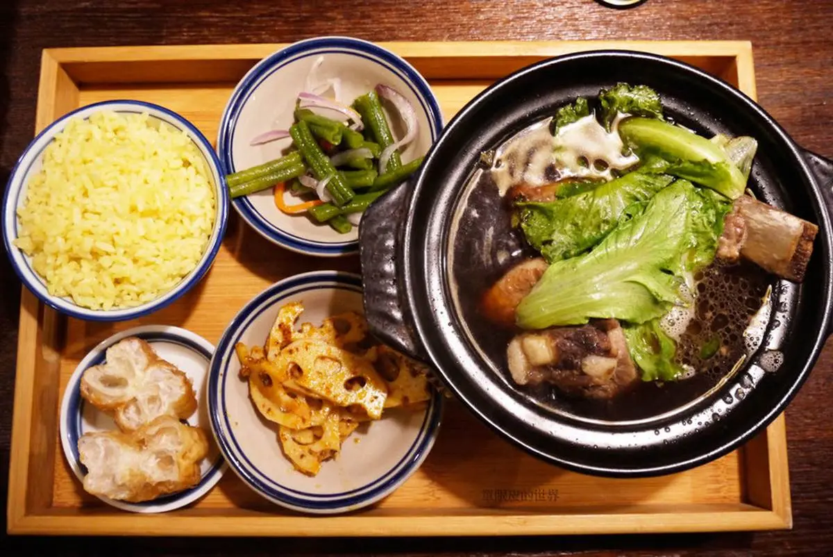 1秒到星馬!台北道地南洋肉骨茶超搭羅漢果汁,唰嘴「南乳五花肉」也必點 1秒到星馬!台北道地南洋肉骨茶超搭羅漢果汁,唰嘴「南乳五花肉」也必點