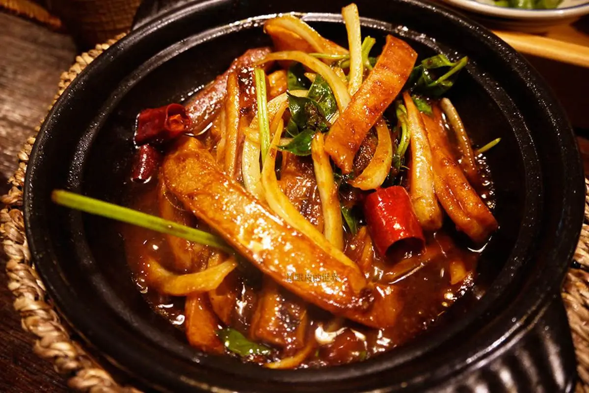 1秒到星馬!台北道地南洋肉骨茶超搭羅漢果汁,唰嘴「南乳五花肉」也必點 1秒到星馬!台北道地南洋肉骨茶超搭羅漢果汁,唰嘴「南乳五花肉」也必點