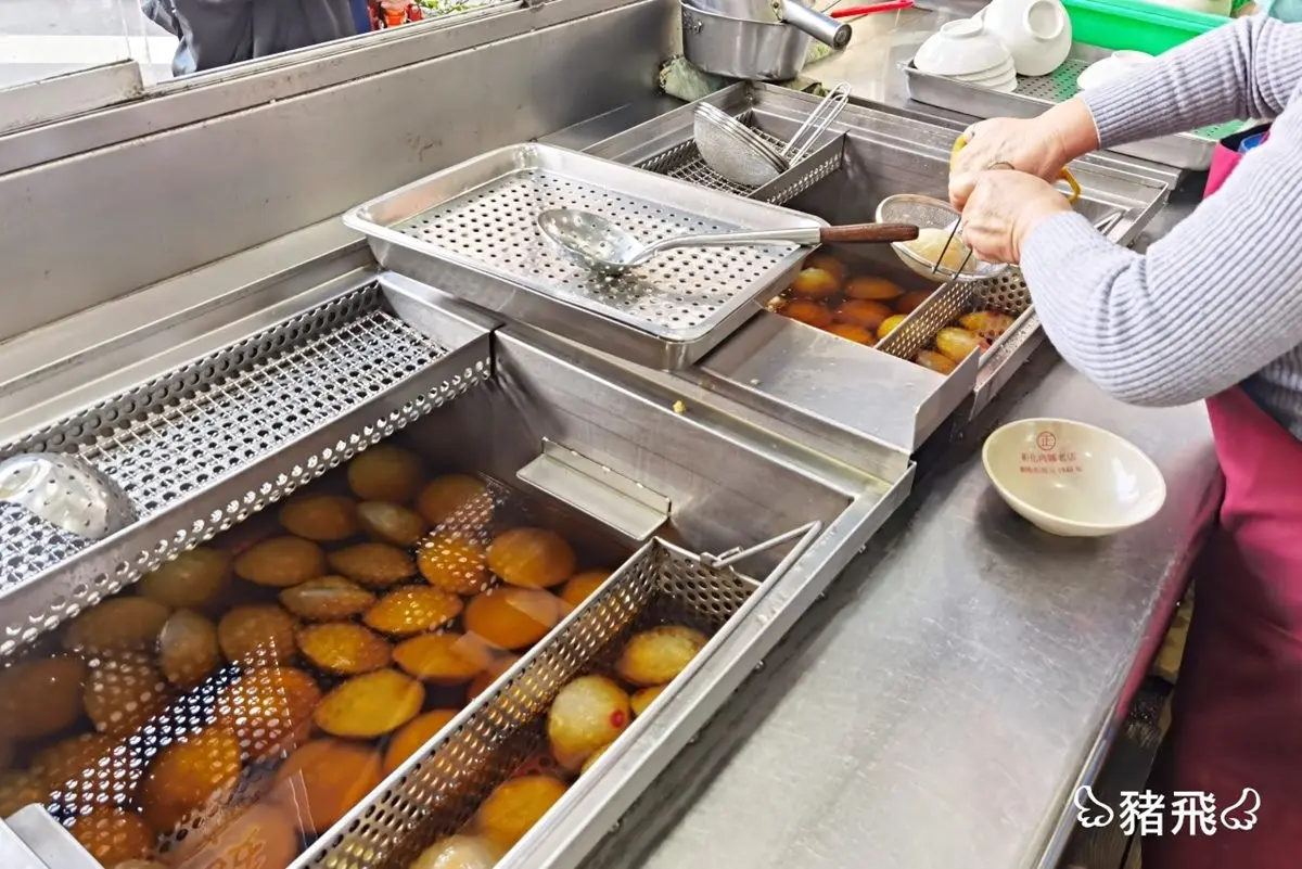【食尚首播】彰化美食一條街必吃3家古早味:火鍋包肉圓裡、一口糯米炸、60年菱角酥 【食尚首播】彰化美食一條街必吃3家古早味:火鍋包肉圓裡、一口糯米炸、60年菱角酥