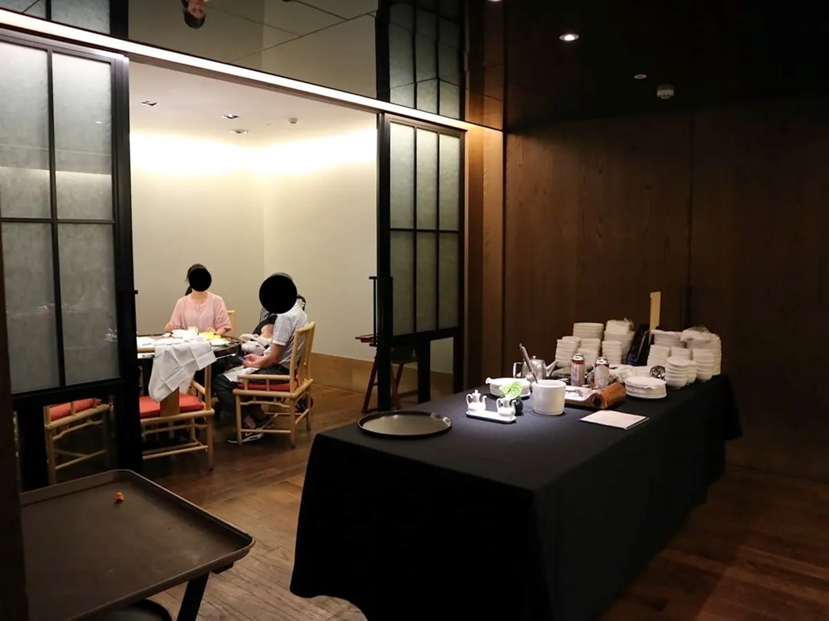 一鴨七吃!台南酒店推最狂極品烤鴨宴,先嗑現片現包捲餅、崧子炒鴨鬆 一鴨七吃!台南酒店推最狂極品烤鴨宴,先嗑現片現包捲餅、崧子炒鴨鬆