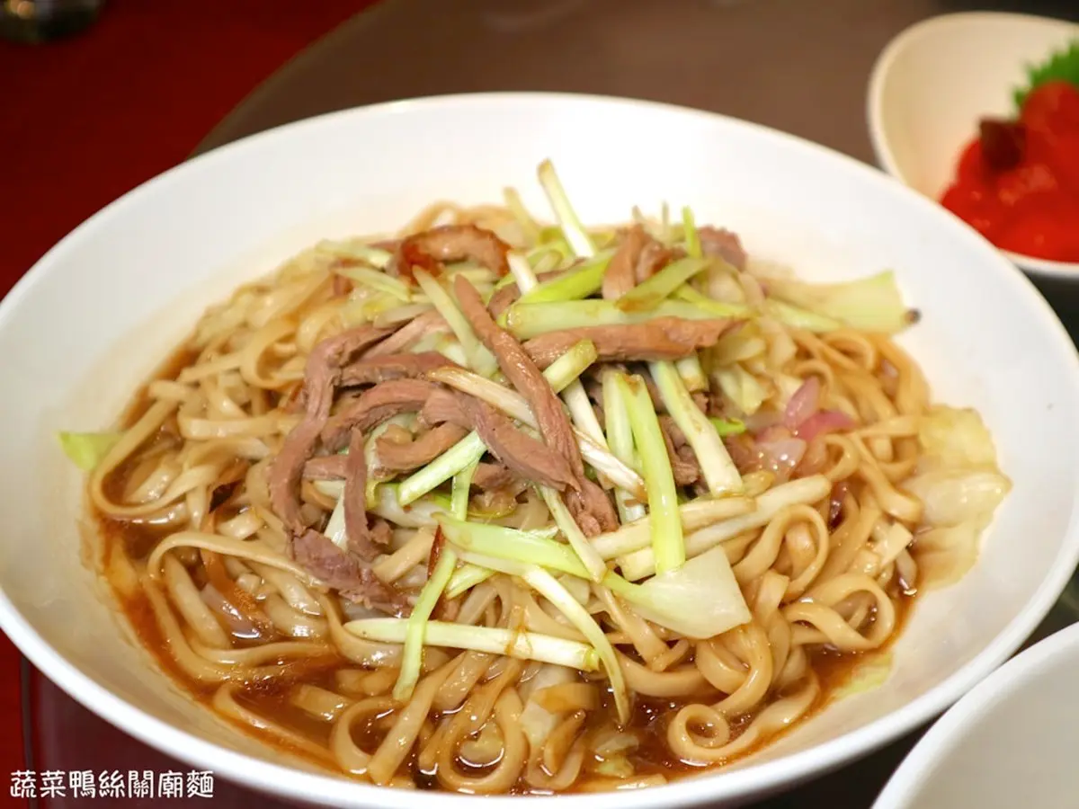 一鴨七吃!台南酒店推最狂極品烤鴨宴,先嗑現片現包捲餅、崧子炒鴨鬆 一鴨七吃!台南酒店推最狂極品烤鴨宴,先嗑現片現包捲餅、崧子炒鴨鬆