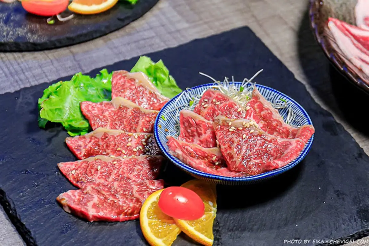 沙拉吧吃到飽還送雞湯!台中燒肉名店和牛撒玫瑰鹽就好吃,活跳跳泰國蝦現撈冰鎮上桌 沙拉吧吃到飽還送雞湯!台中燒肉名店和牛撒玫瑰鹽就好吃,活跳跳泰國蝦現撈冰鎮上桌
