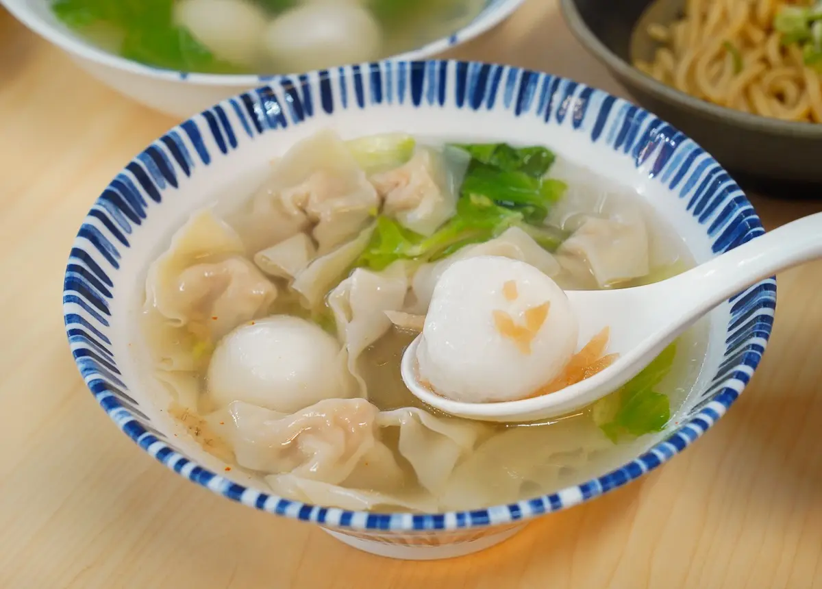 在地人從小吃到大!高雄6家老字號湯圓:混搭餛飩、麵茶湯頭、69年圓仔湯 在地人從小吃到大!高雄6家老字號湯圓:混搭餛飩、麵茶湯頭、69年圓仔湯
