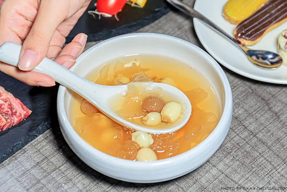 沙拉吧吃到飽還送雞湯!台中燒肉名店和牛撒玫瑰鹽就好吃,活跳跳泰國蝦現撈冰鎮上桌 沙拉吧吃到飽還送雞湯!台中燒肉名店和牛撒玫瑰鹽就好吃,活跳跳泰國蝦現撈冰鎮上桌