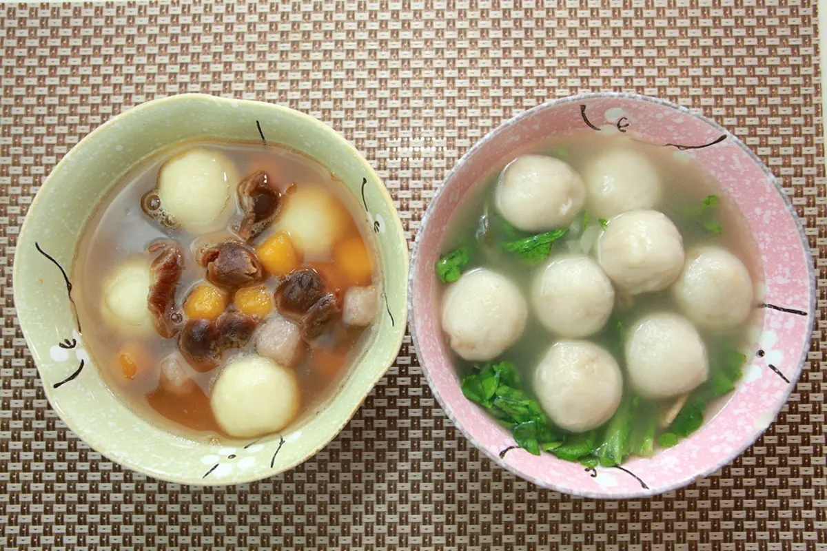在地人從小吃到大!高雄6家老字號湯圓:混搭餛飩、麵茶湯頭、69年圓仔湯 在地人從小吃到大!高雄6家老字號湯圓:混搭餛飩、麵茶湯頭、69年圓仔湯