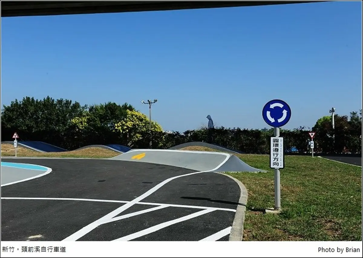 遛小孩也能當網美!新竹河濱公園打卡櫻花自行車道,還能免費玩全新滑步車場 遛小孩也能當網美!新竹河濱公園打卡櫻花自行車道,還能免費玩全新滑步車場