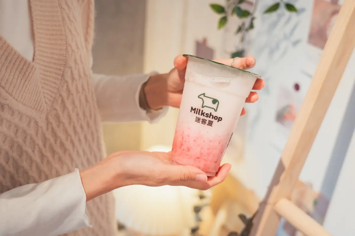 草莓x多多先搶喝！迷客夏「法式庫莉草莓季」3飲品這時開賣，限時8天再送5元折價券