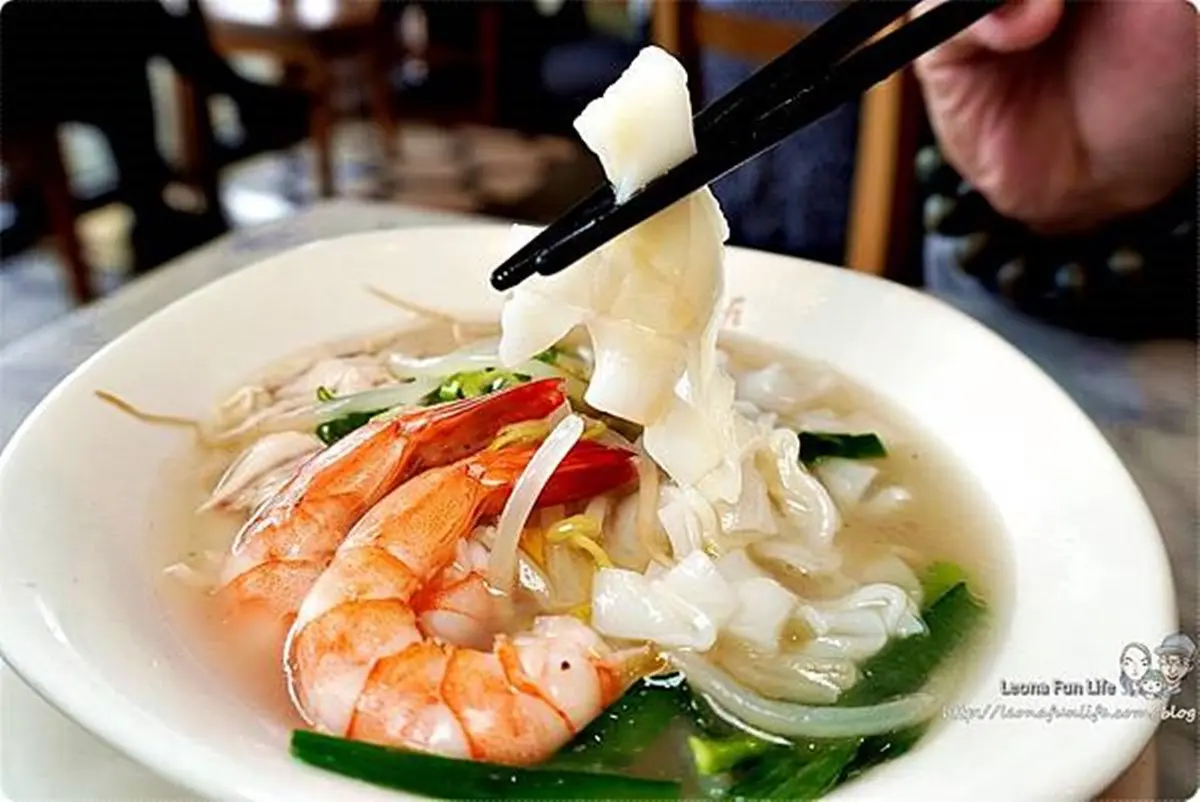 正宗大馬料理來台中了！必點人氣王海南雞飯、沙嗲串燒，空運來的榴槤蛋糕有果肉