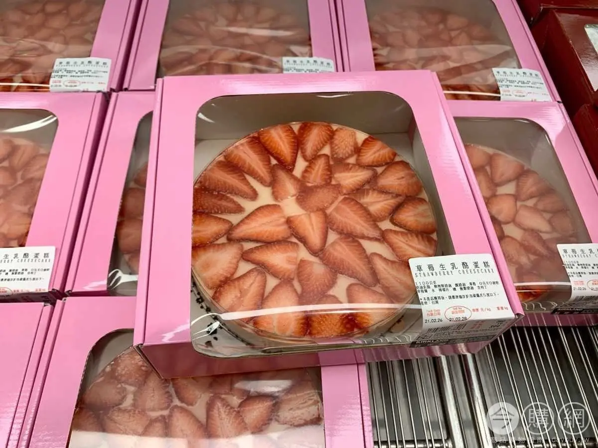 草莓控快衝好市多!浮誇系「草莓生乳酪蛋糕」400元有找,起司乳酪+Oreo太邪惡 草莓控快衝好市多!浮誇系「草莓生乳酪蛋糕」400元有找,起司乳酪+Oreo太邪惡