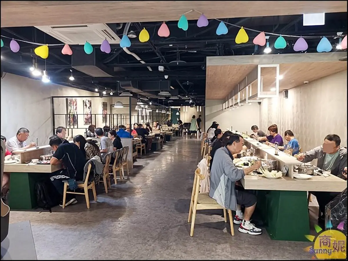 單身也能嗑!台中3家吃到飽個人鍋:迴轉餐檯、超澎派自助吧、超過20樣小農蔬食 單身也能嗑!台中3家吃到飽個人鍋:迴轉餐檯、超澎派自助吧、超過20樣小農蔬食