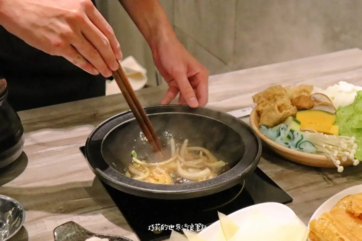單身也能嗑!台中3家吃到飽個人鍋:迴轉餐檯、超澎派自助吧、超過20樣小農蔬食 單身也能嗑!台中3家吃到飽個人鍋:迴轉餐檯、超澎派自助吧、超過20樣小農蔬食