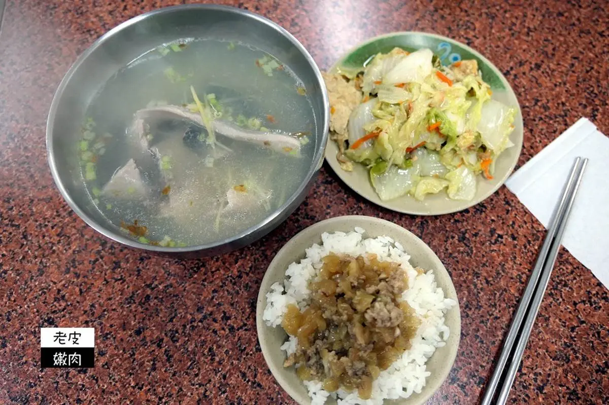 在地人帶路才吃得到！桃園5家無招牌美食：整隻蝦蒸餃、鐵皮屋烤香腸、私房熱炒店