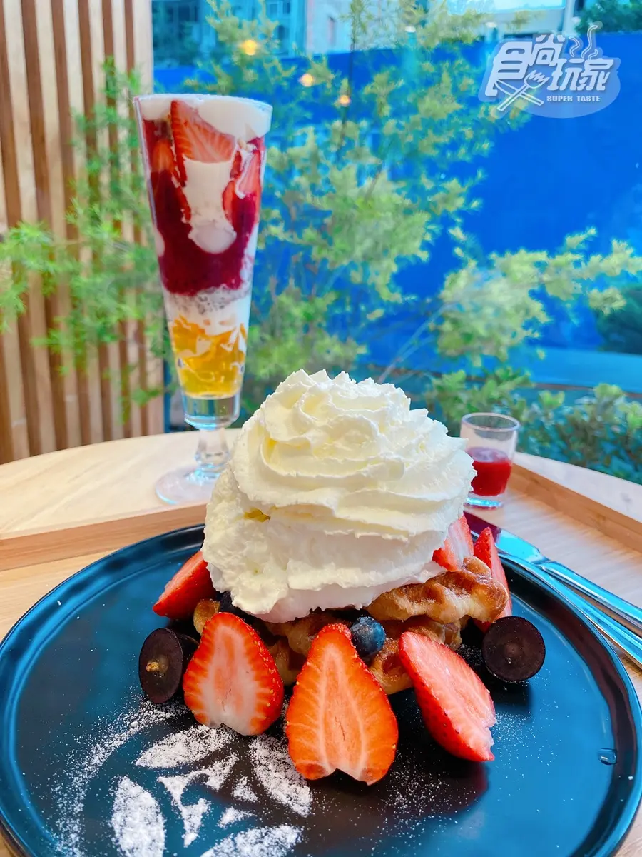 【新開店】一秒飛日本!全台獨創「可頌鬆餅」超欠拍,網美小餐包、整個台灣芭菲杯必嗑 【新開店】一秒飛日本!全台獨創「可頌鬆餅」超欠拍,網美小餐包、整個台灣芭菲杯必嗑