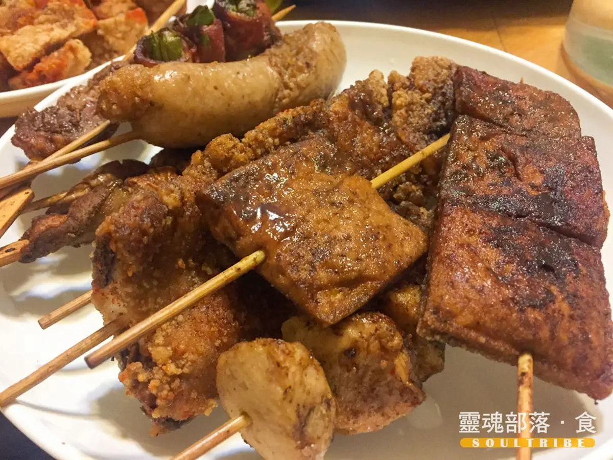 下酒、追劇必配！北中南８家外帶鹽酥雞：41年老字號、超唰嘴獨門祕醬、50元比臉大雞排