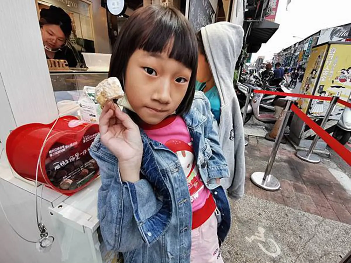 螞蟻人瘋了!台中邪惡系甜甜圈有整塊Oreo,北海道生乳製作口感宛如生吐司 螞蟻人瘋了!台中邪惡系甜甜圈有整塊Oreo,北海道生乳製作口感宛如生吐司