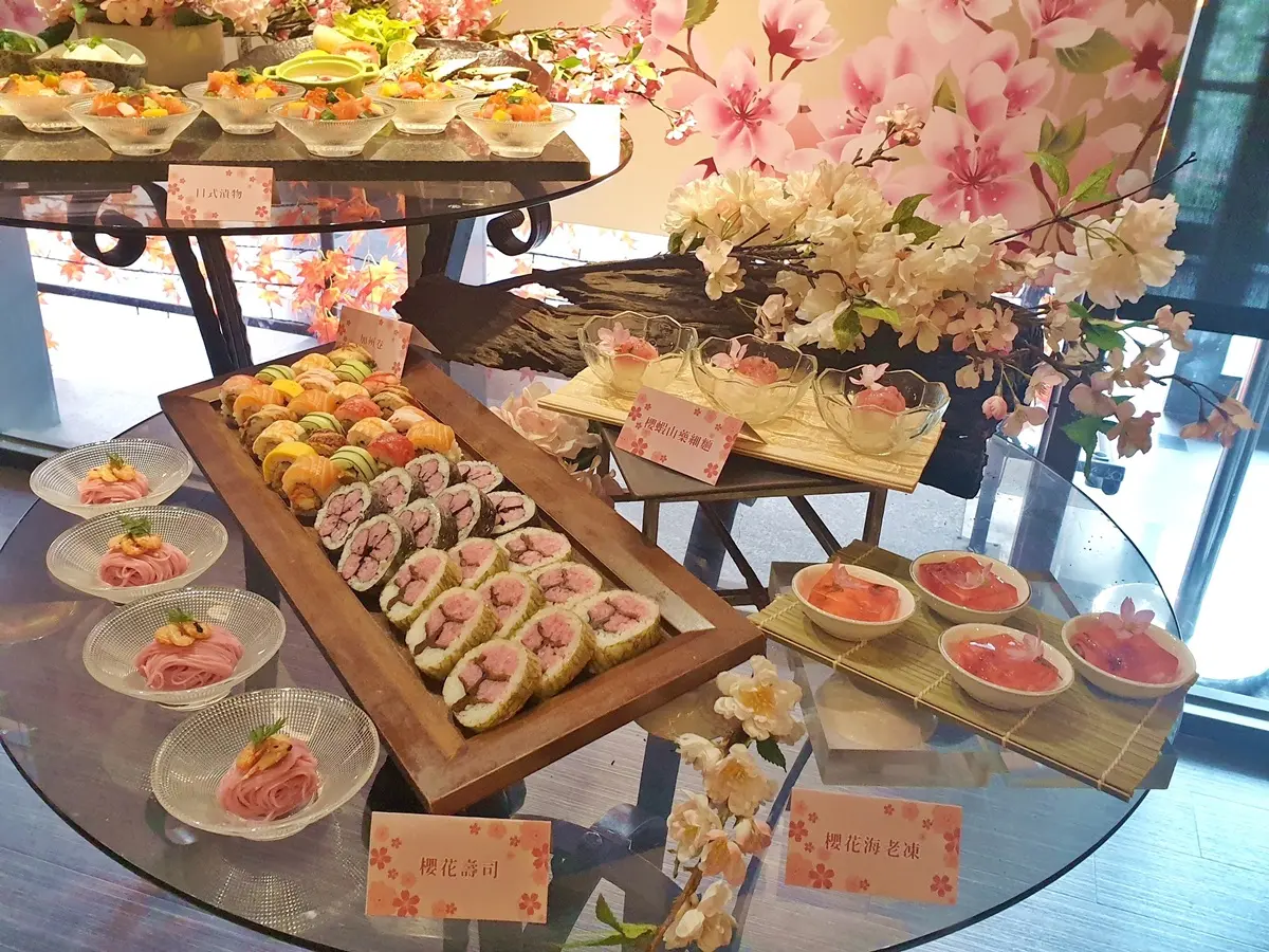 第三位「0元吃到飽」！超狂櫻花Buffet這裡吃，櫻花壽司、牛奶鍋和櫻花拉麵必拍