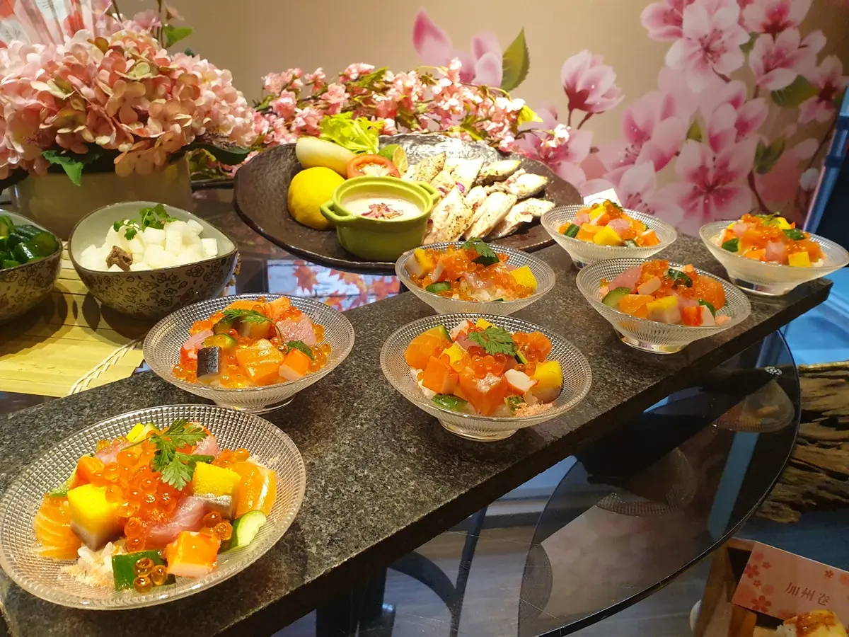 第三位「0元吃到飽」！超狂櫻花Buffet這裡吃，櫻花壽司、牛奶鍋和櫻花拉麵必拍