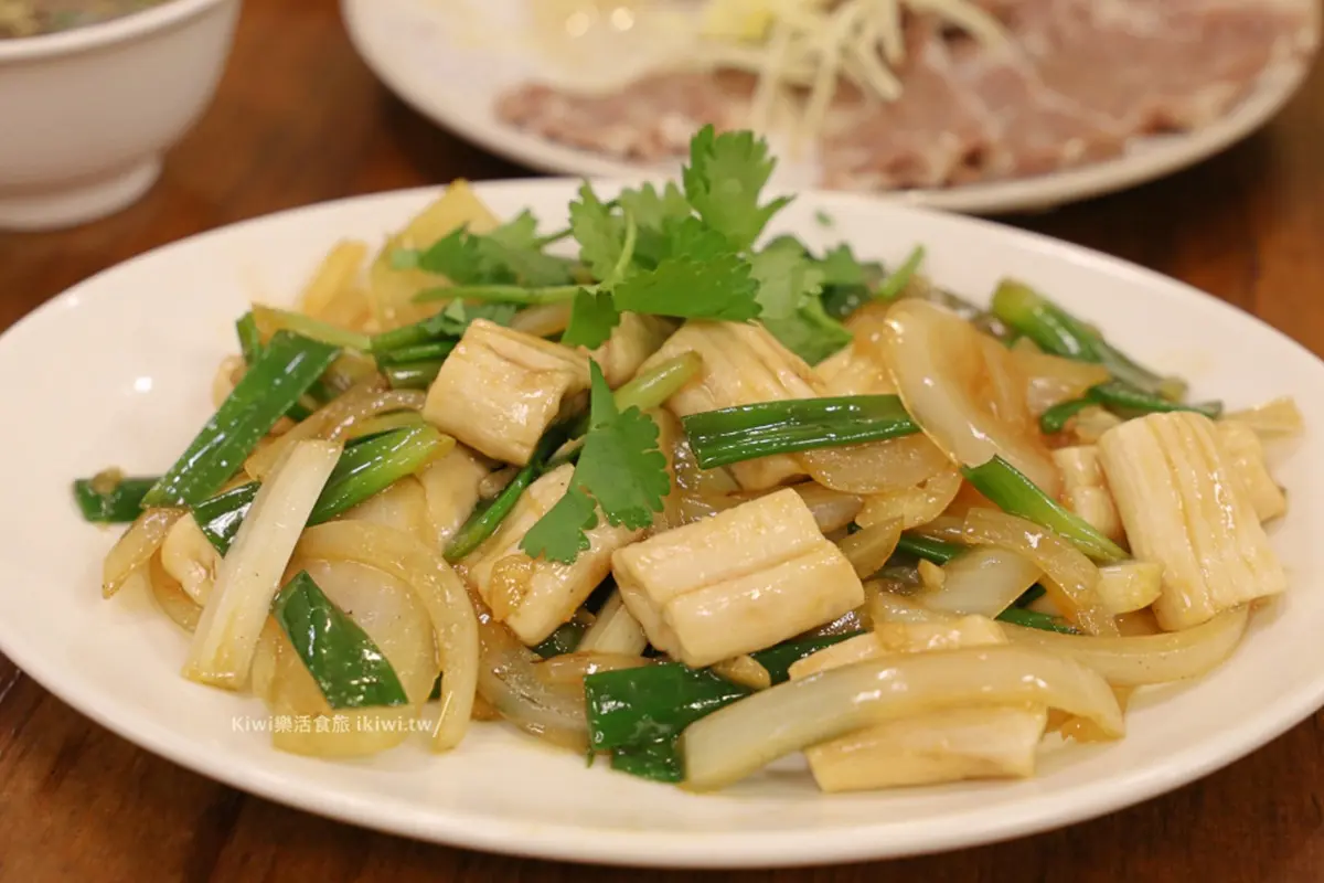 在地肉控口袋名單!嘉義溫體牛肉鍋必點彈牙牛腳蹄,獨特脆腸大火快炒超下飯 在地肉控口袋名單!嘉義溫體牛肉鍋必點彈牙牛腳蹄,獨特脆腸大火快炒超下飯