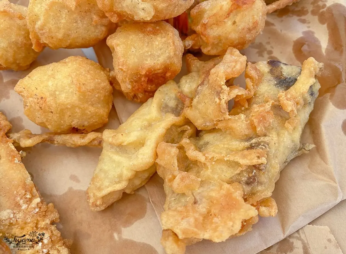 升級版蚵嗲!澎湖人氣「雙拼炸粿」包滿滿鮮蚵、高麗菜,表皮酥脆鮮蝦整隻都能吃 升級版蚵嗲!澎湖人氣「雙拼炸粿」包滿滿鮮蚵、高麗菜,表皮酥脆鮮蝦整隻都能吃