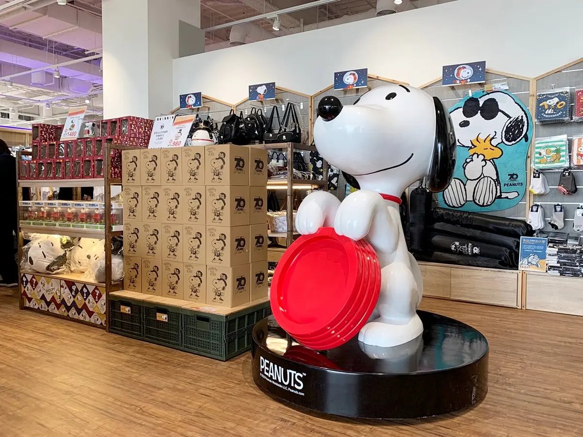 3公尺巨型史努比免費拍！全台最大200坪「PEANUTS限定店」，超過1000項周邊+打卡裝置