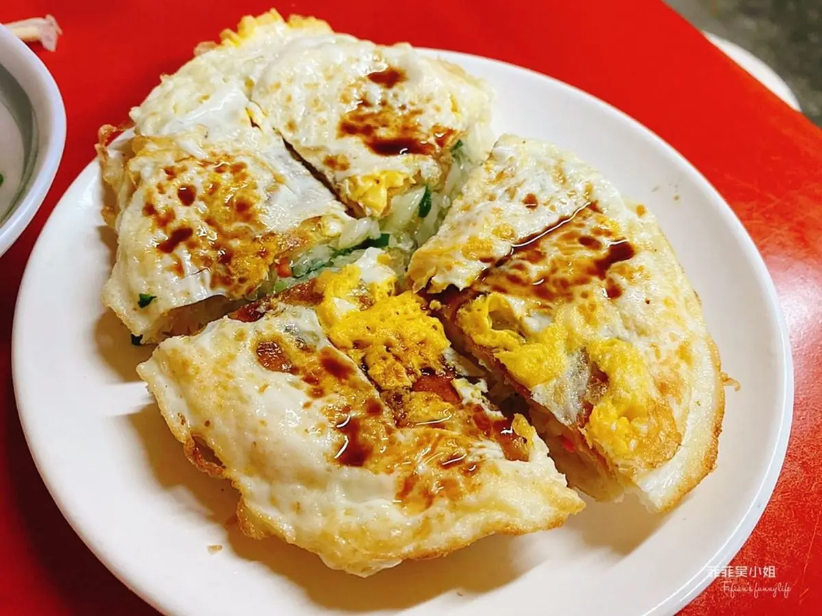 高CP值還爆餡!高麗菜餅1個只要30元,花蓮限定韭菜臭豆腐鹹香超銷魂 高CP值還爆餡!高麗菜餅1個只要30元,花蓮限定韭菜臭豆腐鹹香超銷魂