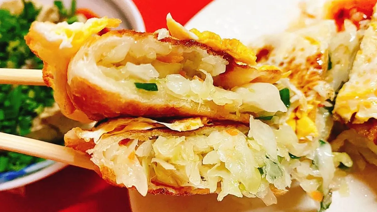 高CP值還爆餡!高麗菜餅1個只要30元,花蓮限定韭菜臭豆腐鹹香超銷魂 高CP值還爆餡!高麗菜餅1個只要30元,花蓮限定韭菜臭豆腐鹹香超銷魂