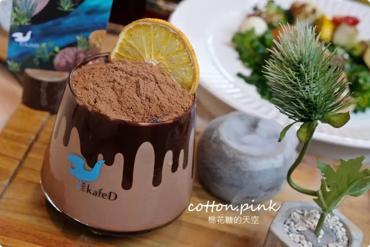 好拍更好吃！台中人氣咖啡館再開新菜單，水水先嘗限量海膽麵、年輪厚夾心