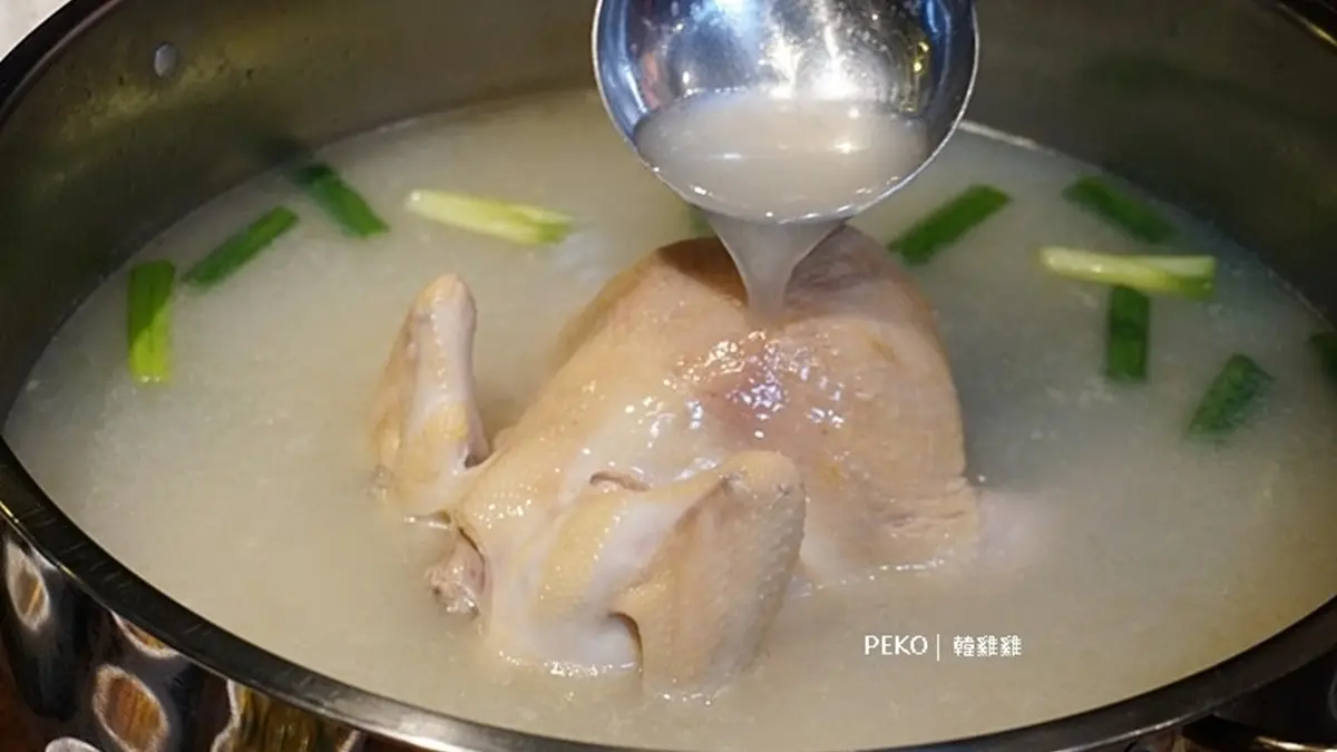 【新開店】台韓混搭!「一隻雞」火鍋必點5.5斤蛤蜊盆,4月開始預約送超美裱花蛋糕 【新開店】台韓混搭!「一隻雞」火鍋必點5.5斤蛤蜊盆,4月開始預約送超美裱花蛋糕