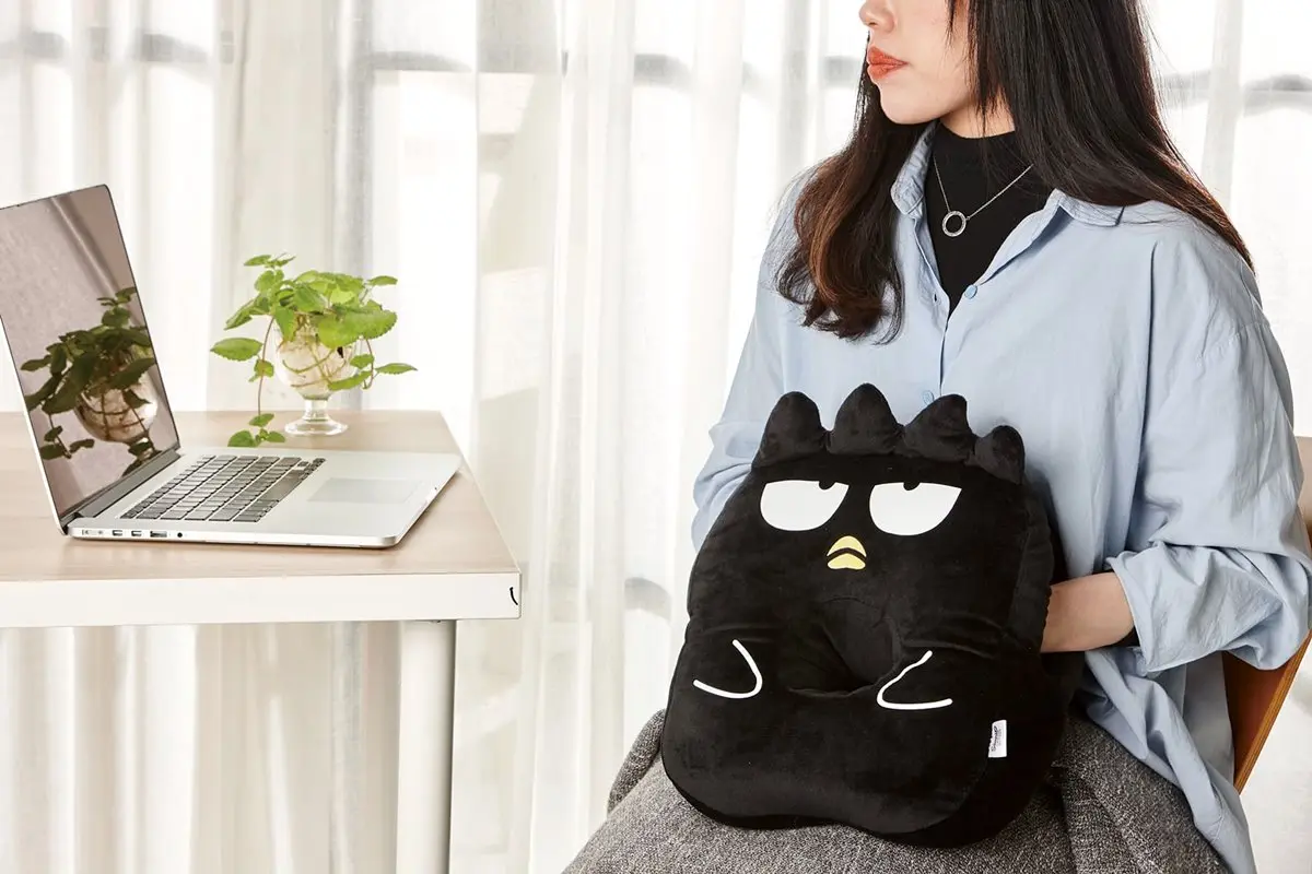 無嘴貓女王有新貨！２大百貨推三麗鷗「Hello Kitty周邊小物」，這間獨家換「Kitty半罩式安全帽」