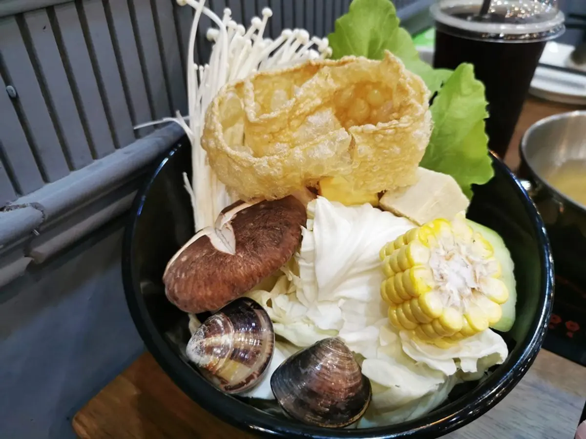 滿2鍋送肉!員林高CP值百元火鍋有16種湯頭,398元海陸鍋吃得到蝦蛄、鮑魚 滿2鍋送肉!員林高CP值百元火鍋有16種湯頭,398元海陸鍋吃得到蝦蛄、鮑魚