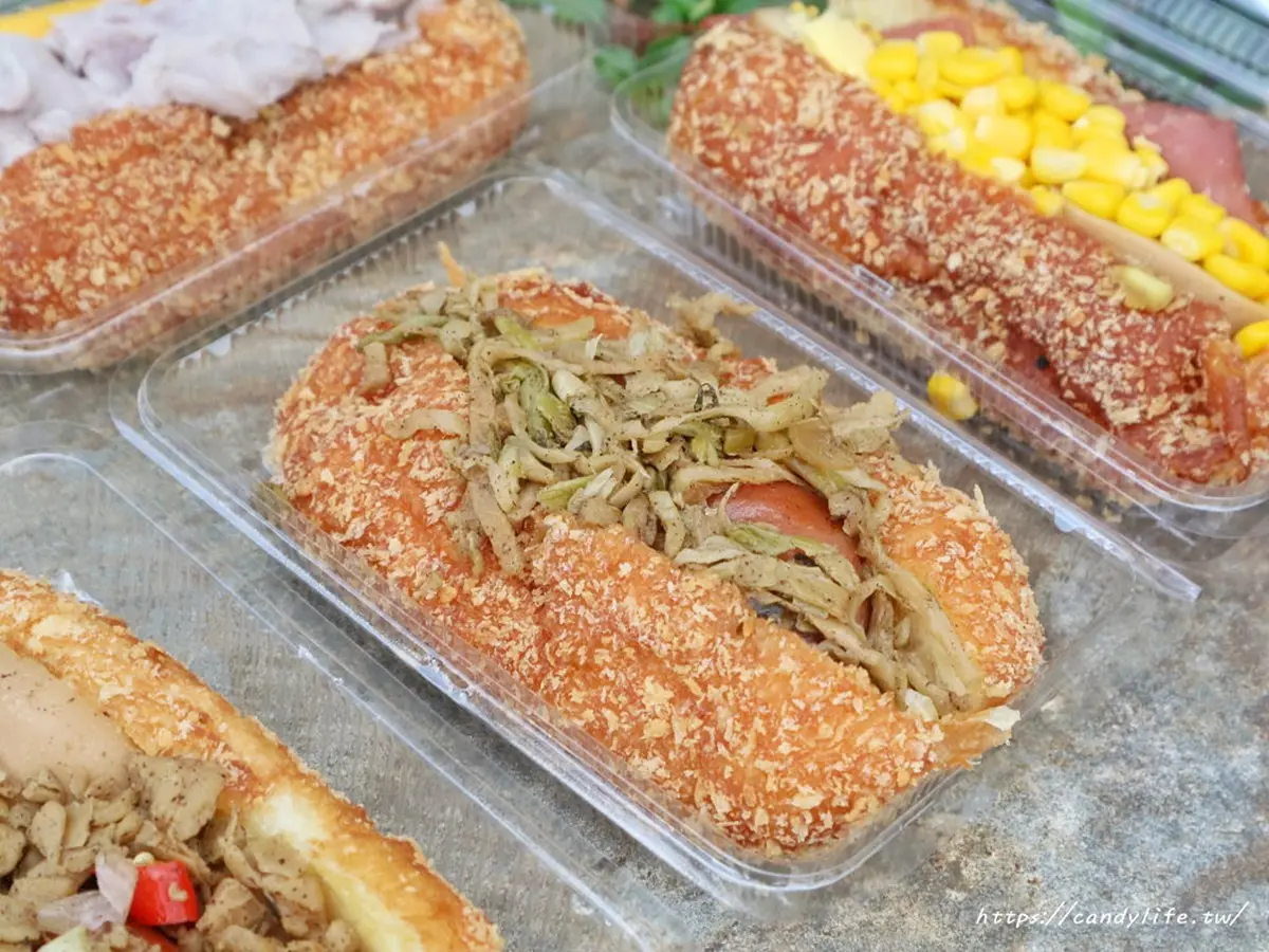 台中秒殺級營養三明治!爆餡芋卷吃得到芋頭塊,招牌菜脯香腸料多超飽足 台中秒殺級營養三明治!爆餡芋卷吃得到芋頭塊,招牌菜脯香腸料多超飽足