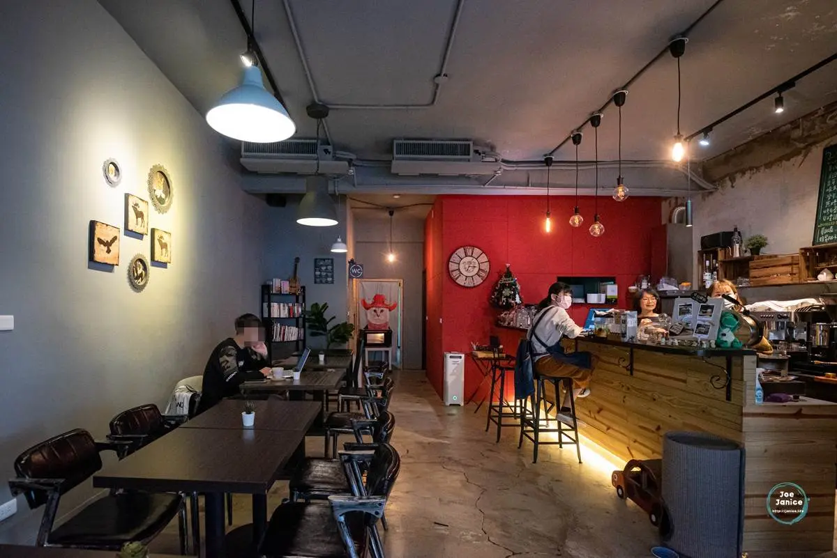 貓控來了不想走！桃園老宅咖啡廳必點「番茄貓」漢堡排，抹茶蛋糕吃得到２種起司