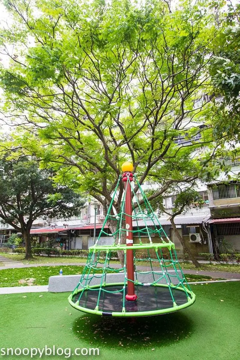 免費遛小孩！雙北５處超強放電親子公園：８米高「魔王塔」、神祕太空堡壘、大足球滑梯