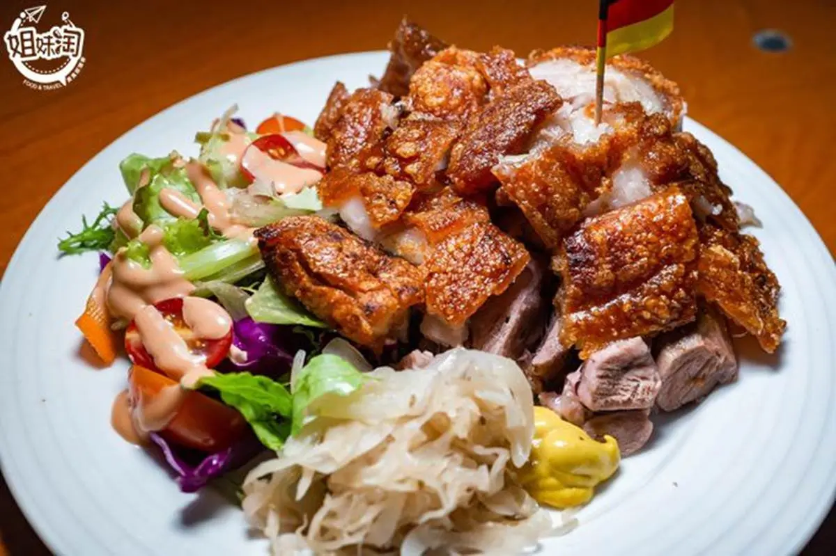 啤酒餐廳打卡送甜點!肉控必吃週末限定烤雞,還能坐「協力車」繞愛河兜風 啤酒餐廳打卡送甜點!肉控必吃週末限定烤雞,還能坐「協力車」繞愛河兜風